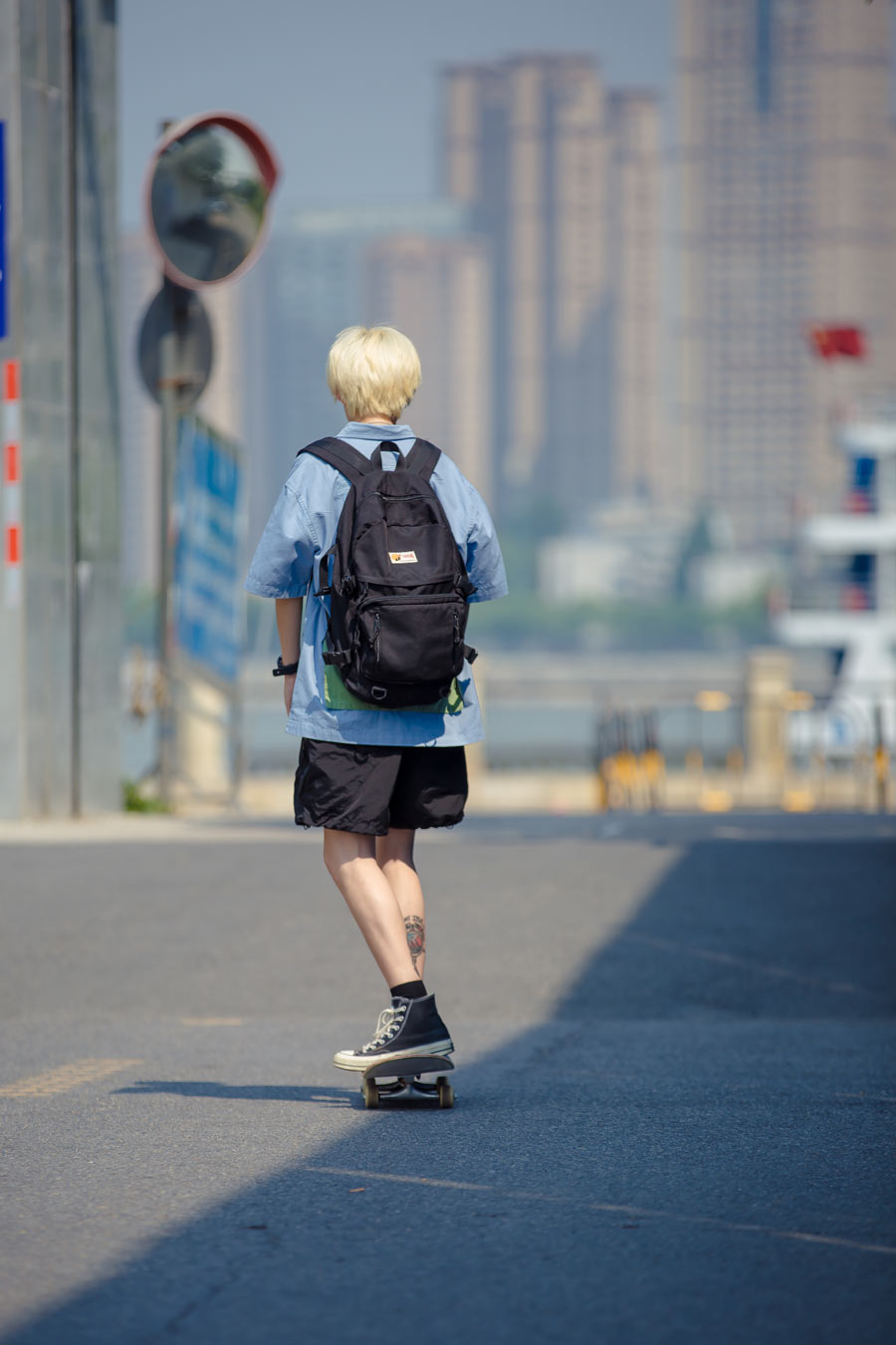 拥抱夏天 ！日系滑板少女