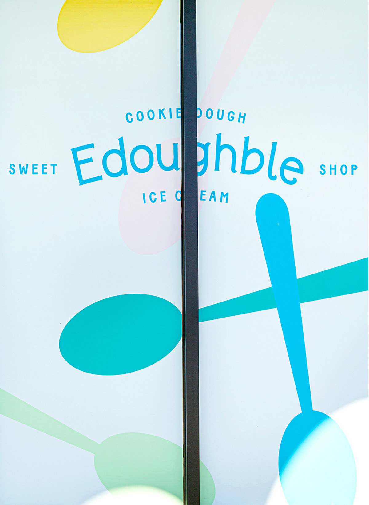 甜蜜粉蓝！冰淇淋甜品店品牌VI设计