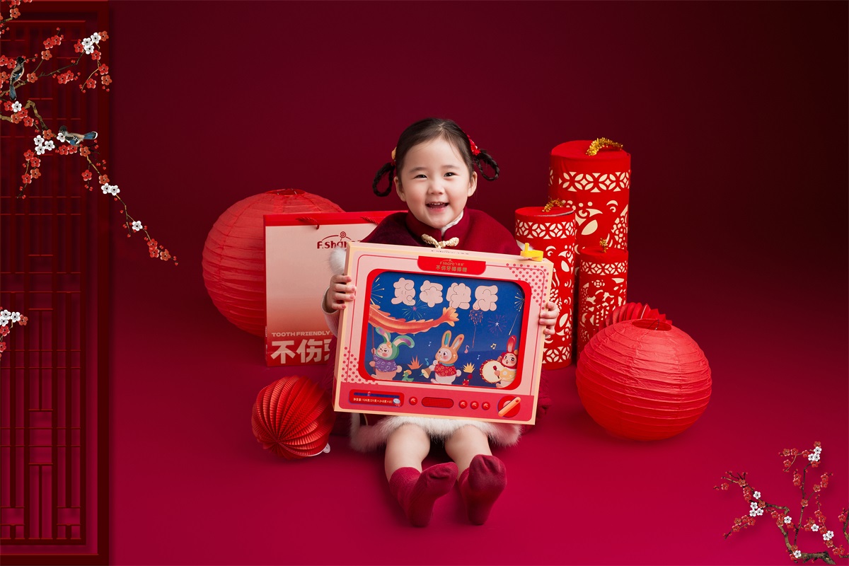 童真趣味！2023兔年糖果礼盒包装设计